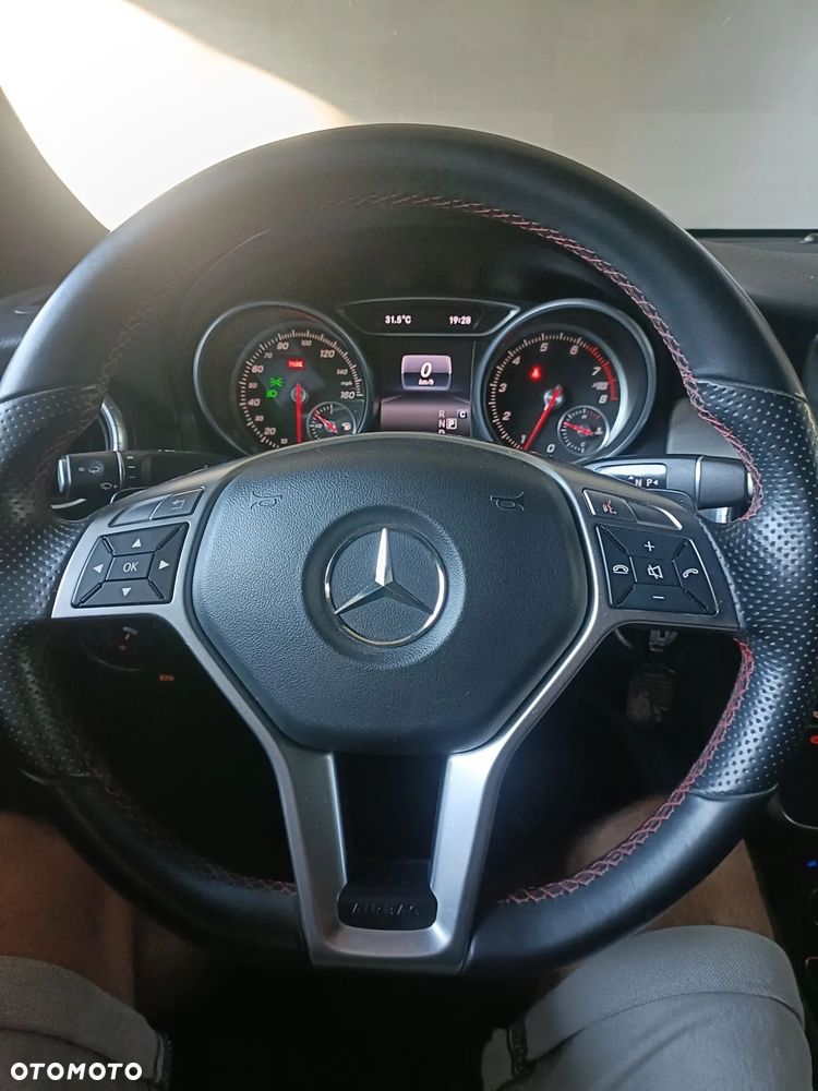Mercedes-Benz CLA 250 7G-DCT - 11