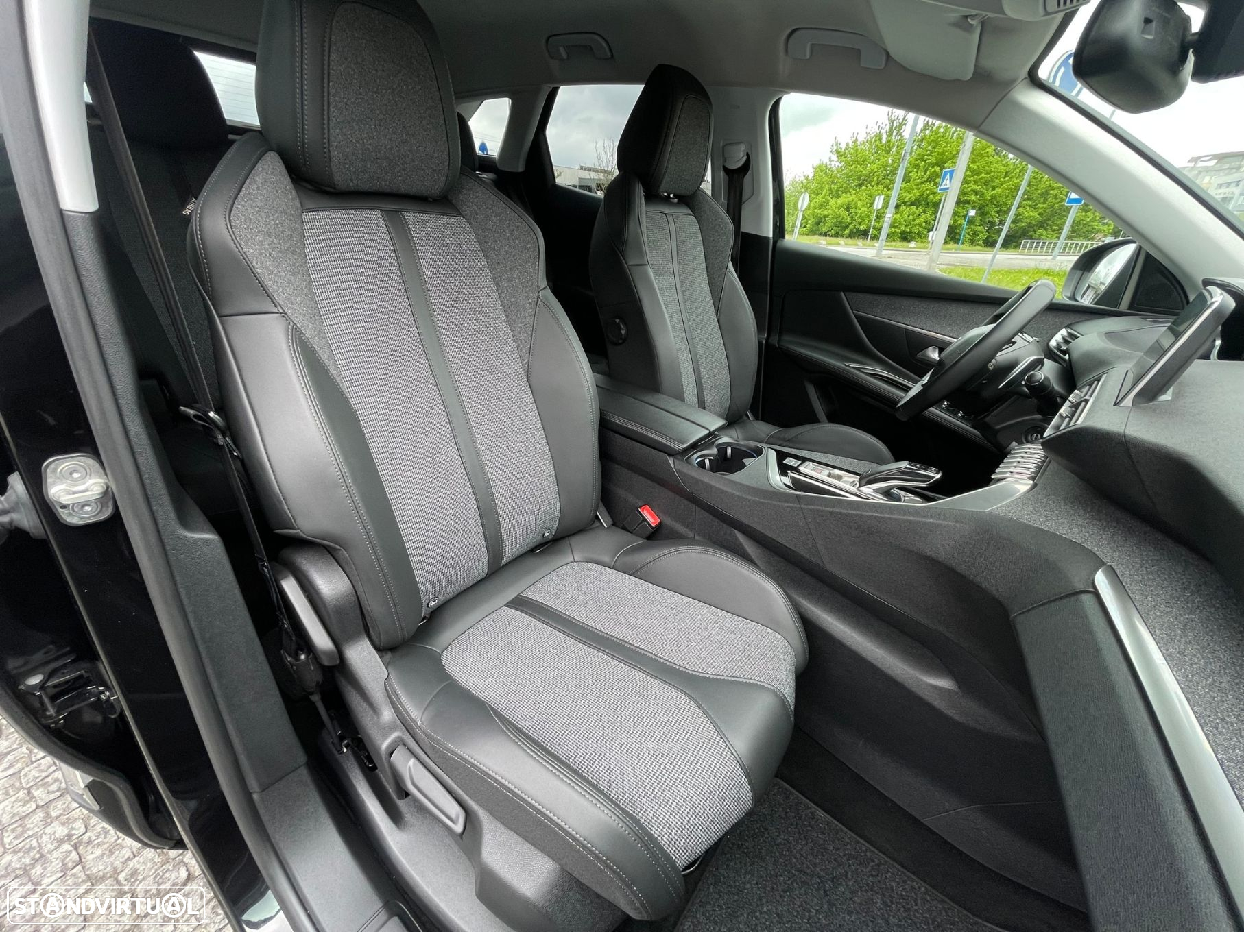 Peugeot 3008 1.5 BlueHDi Allure EAT8 - 44