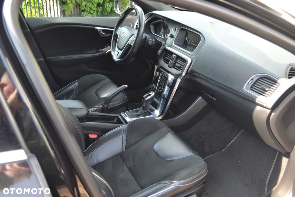 Volvo V40 T3 Drive-E R-Design Momentum - 15
