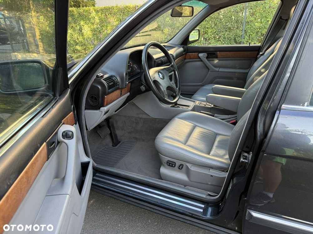 BMW Seria 7 - 37