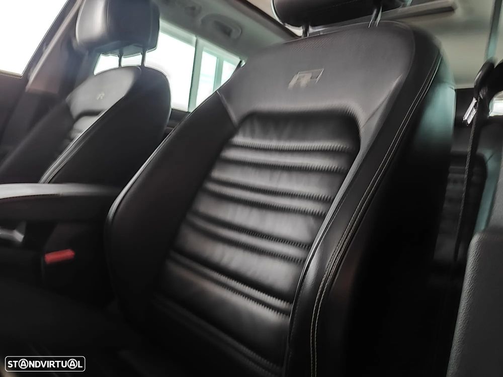 VW Passat Variant 2.0 TDi R-Line DSG - 25