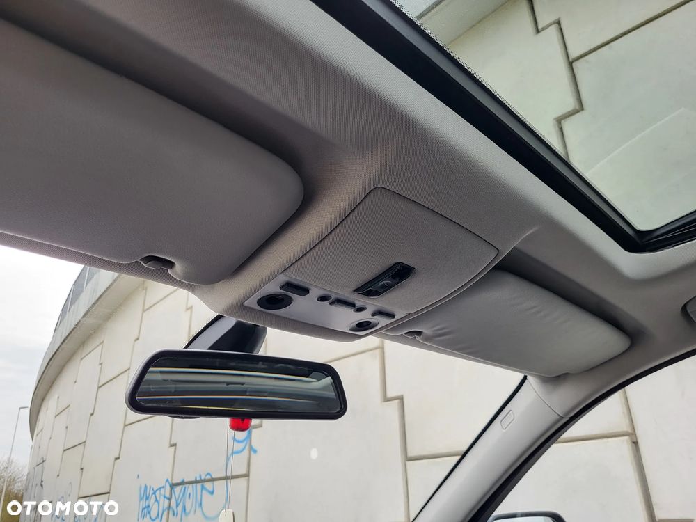 BMW Seria 5 520d Touring - 11