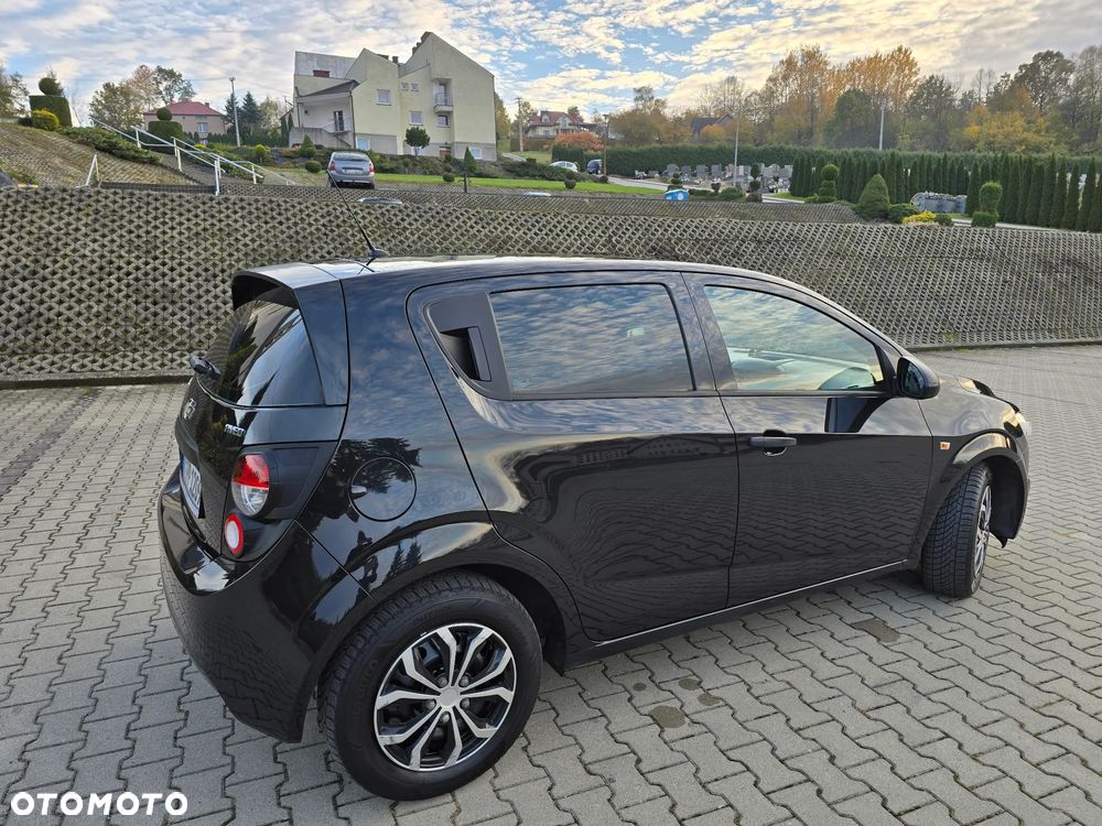 Chevrolet Aveo - 9
