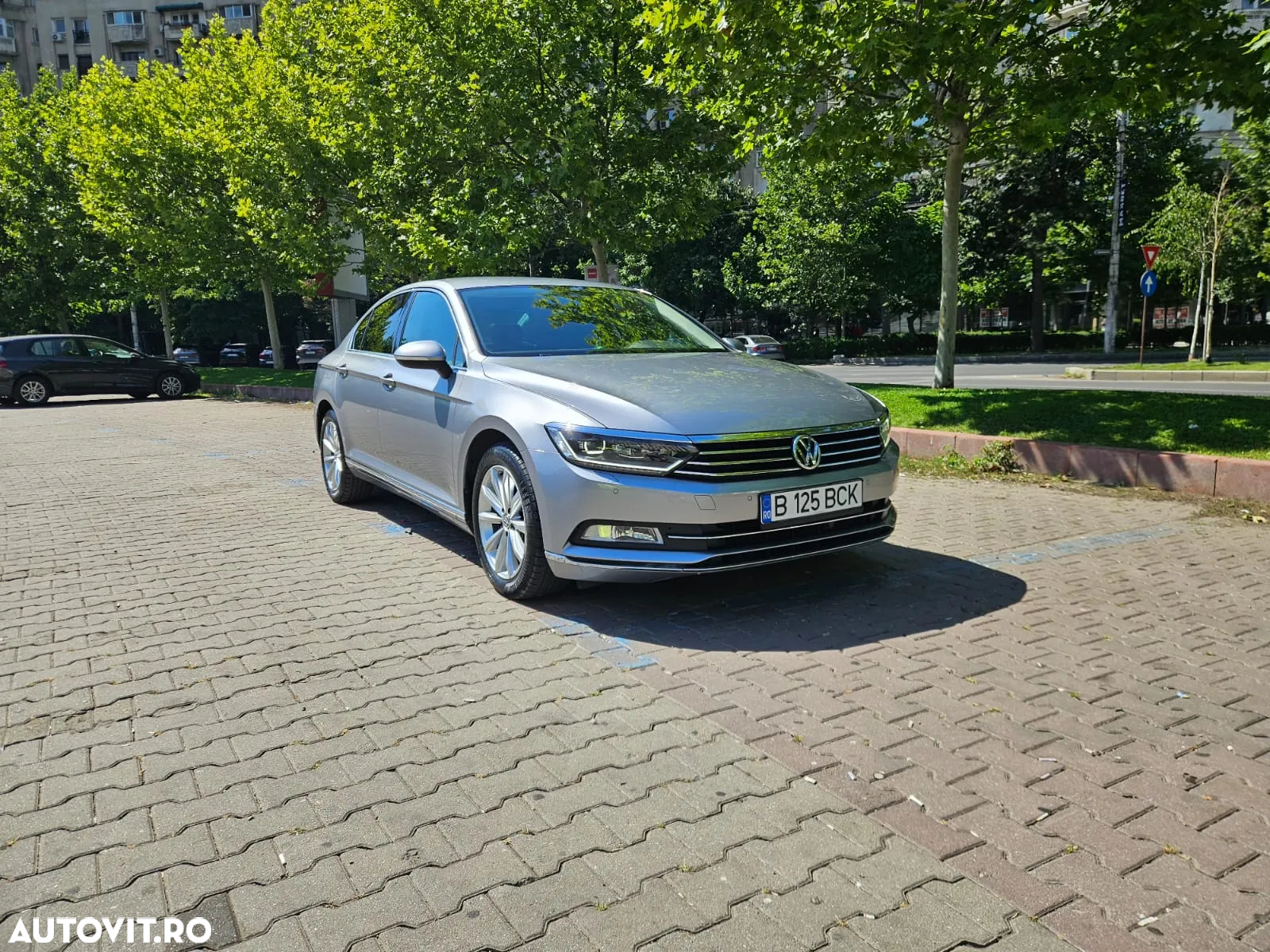 Volkswagen Passat 1.6 TDI (BlueMotion Technology) DSG Comfortline - 2