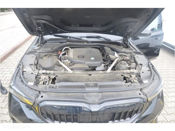BMW Seria 5 520d xDrive mHEV M Sport - 38