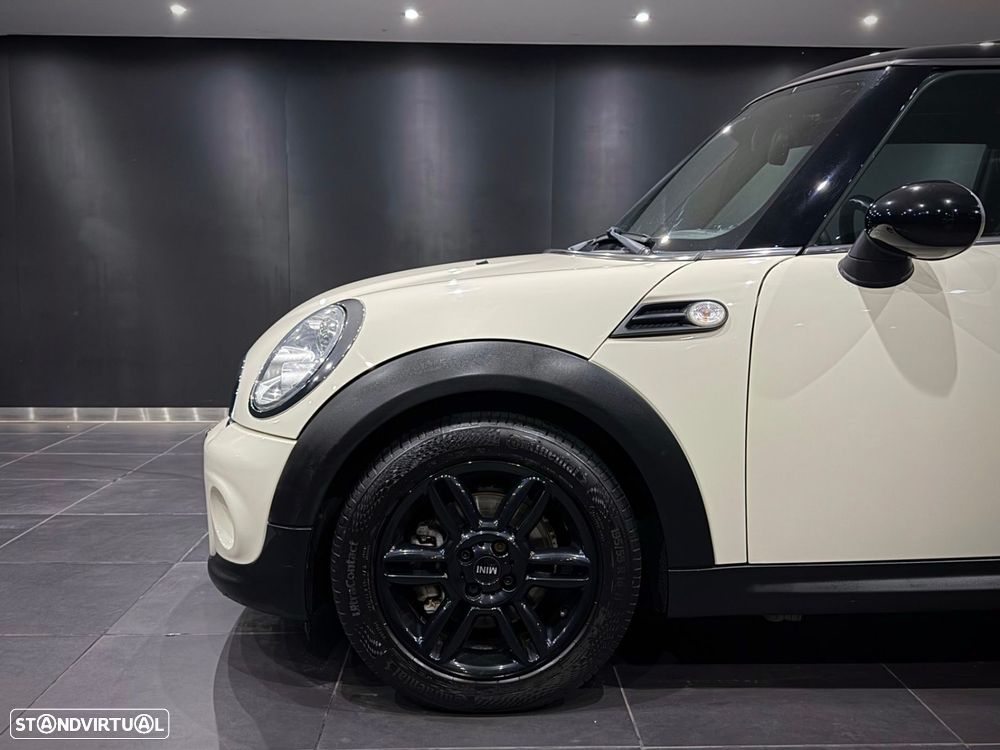 MINI 3 Portas Cooper D - 3
