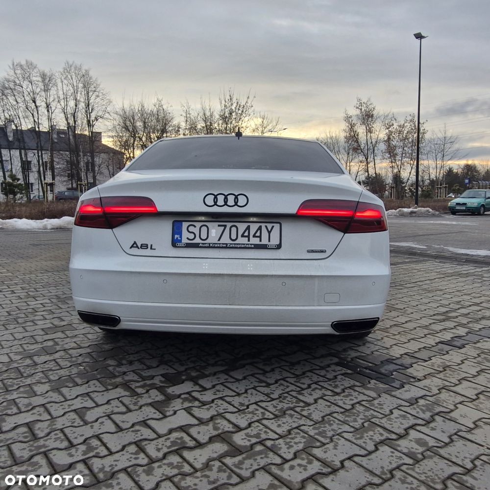 Audi A8 - 6