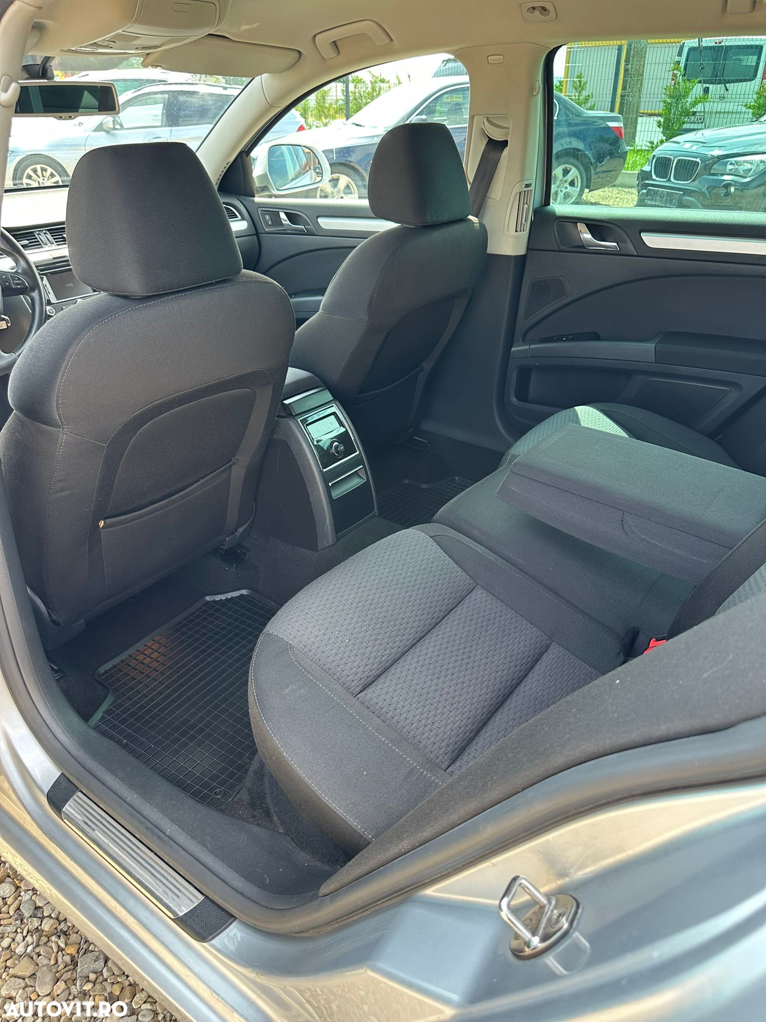 Skoda Superb 2.0 TDI DSG Elegance - 7