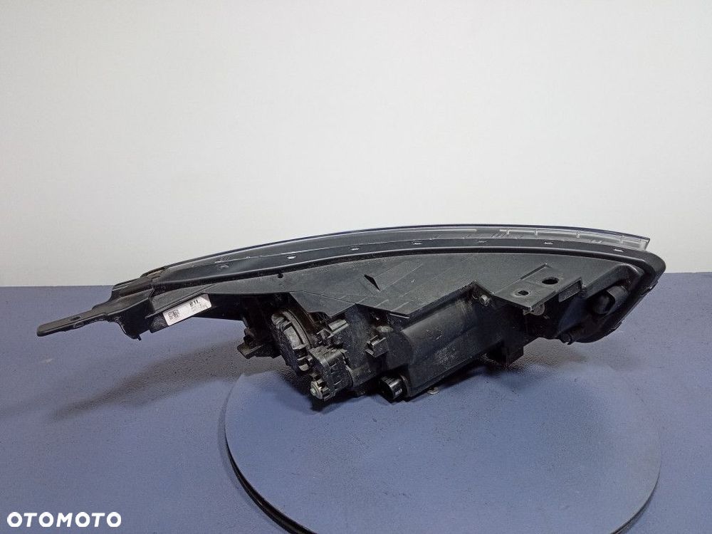 KIA RIO IV YB LIFT REFLEKTOR LEWY LAMPA PRZÓD EU 92101-H8 - 2