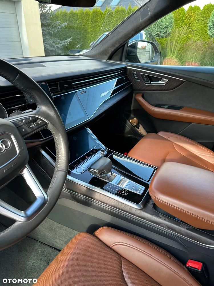 Audi Q8 - 8