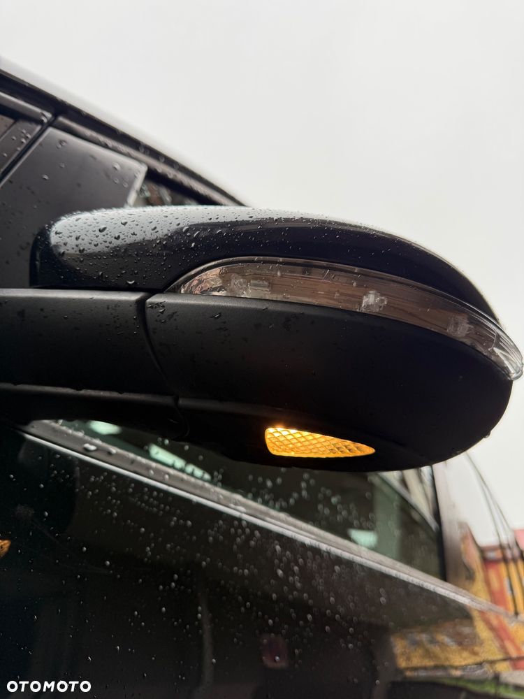 Volkswagen Touran 2.0 TDI DPF DSG Highline - 11