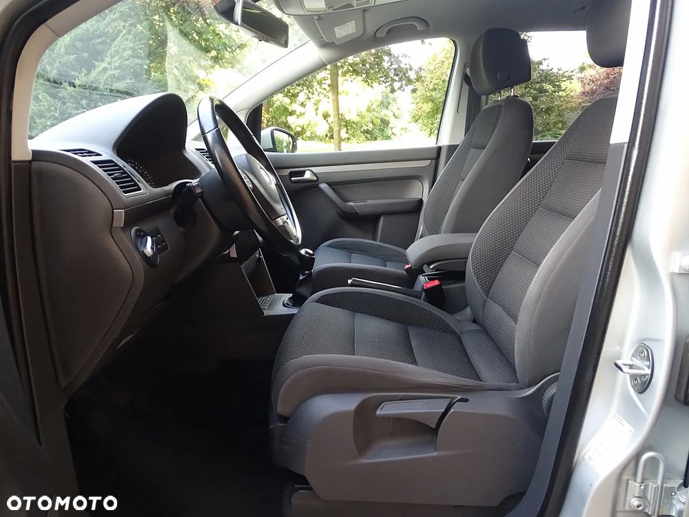 Volkswagen Touran 1.6 TDI DPF BlueMotion Technology Comfortline - 16