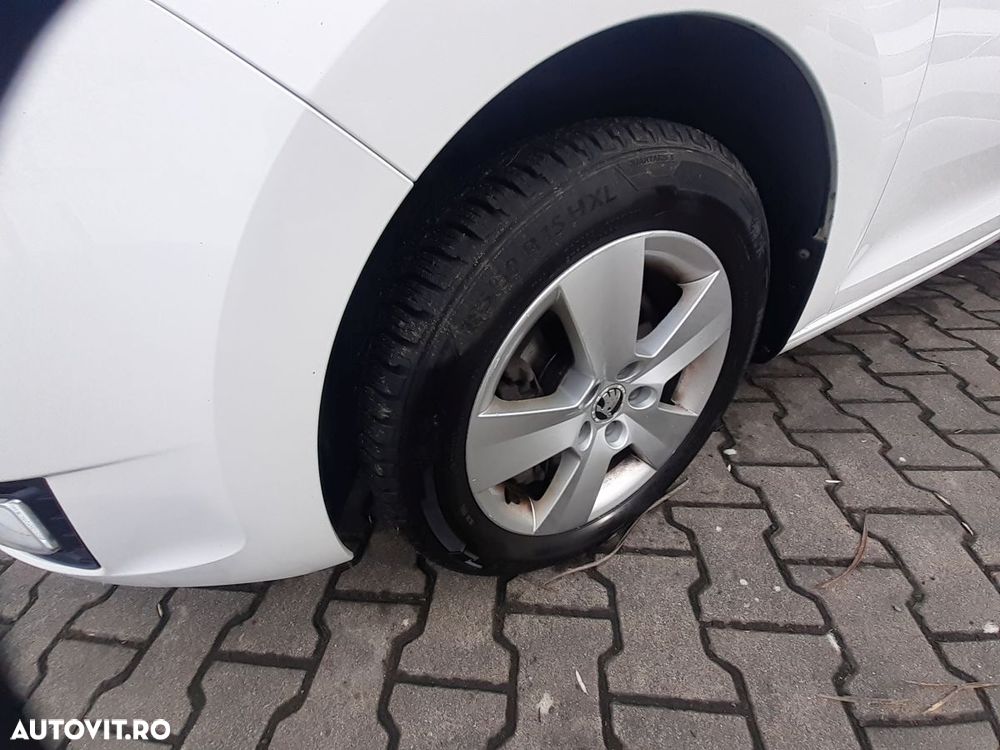 Skoda RAPID 1.6 TDI Active - 9