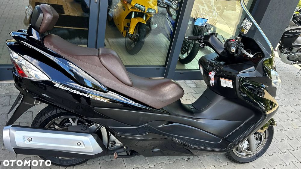 Suzuki Burgman - 25