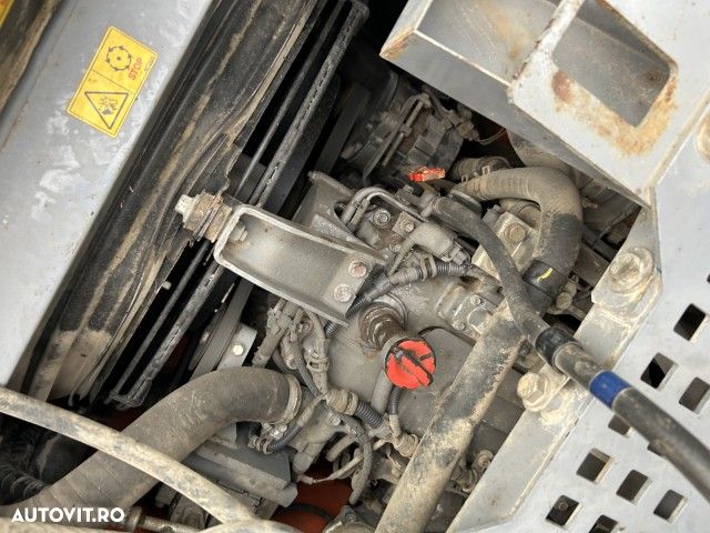 Hitachi ZX 135 US-6 - 11