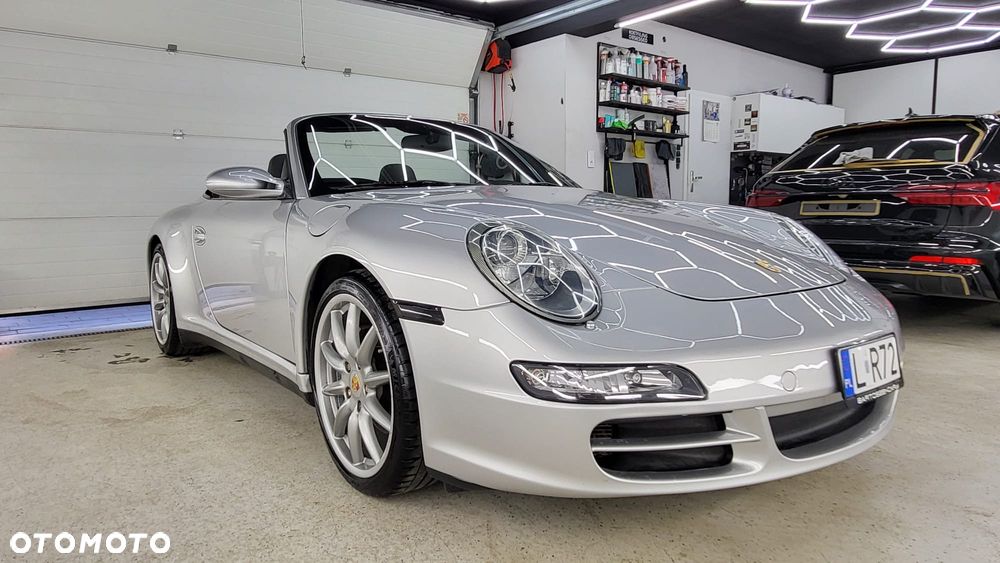 Porsche 911 Carrera 4 - 6