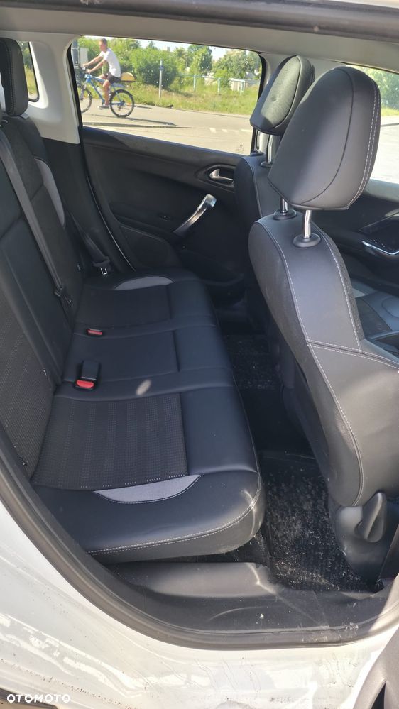 Peugeot 2008 1.2 Pure Tech Allure S&S EAT6 - 7