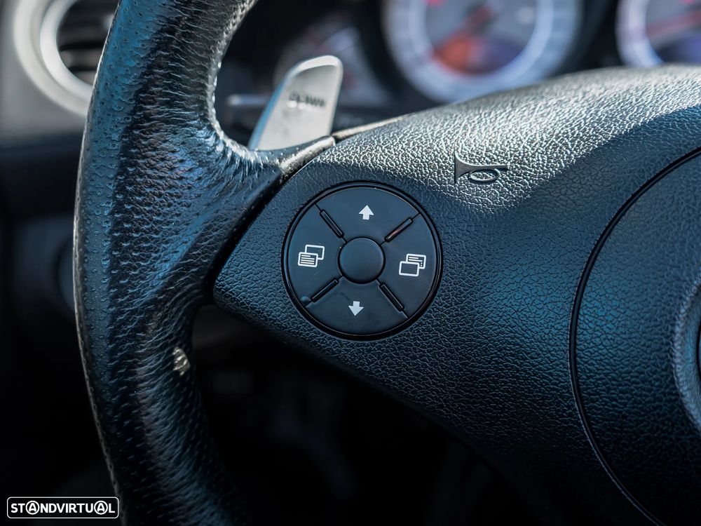 Mercedes-Benz SL 63 AMG Standard - 24