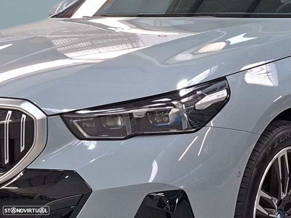 BMW 530 e Pack Desportivo M - 3
