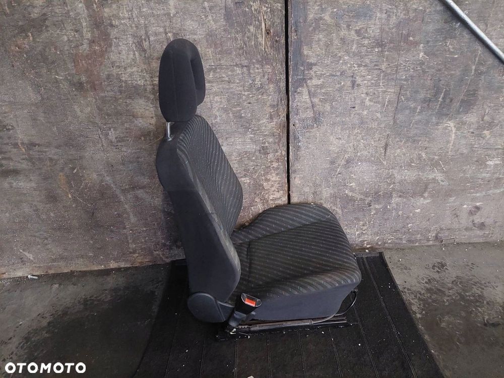 FOTEL LEWY PRZÓD + NAPINACZ ZATRZASK ZAPINKA PASA LP OPEL ASTRA F 5D - 2