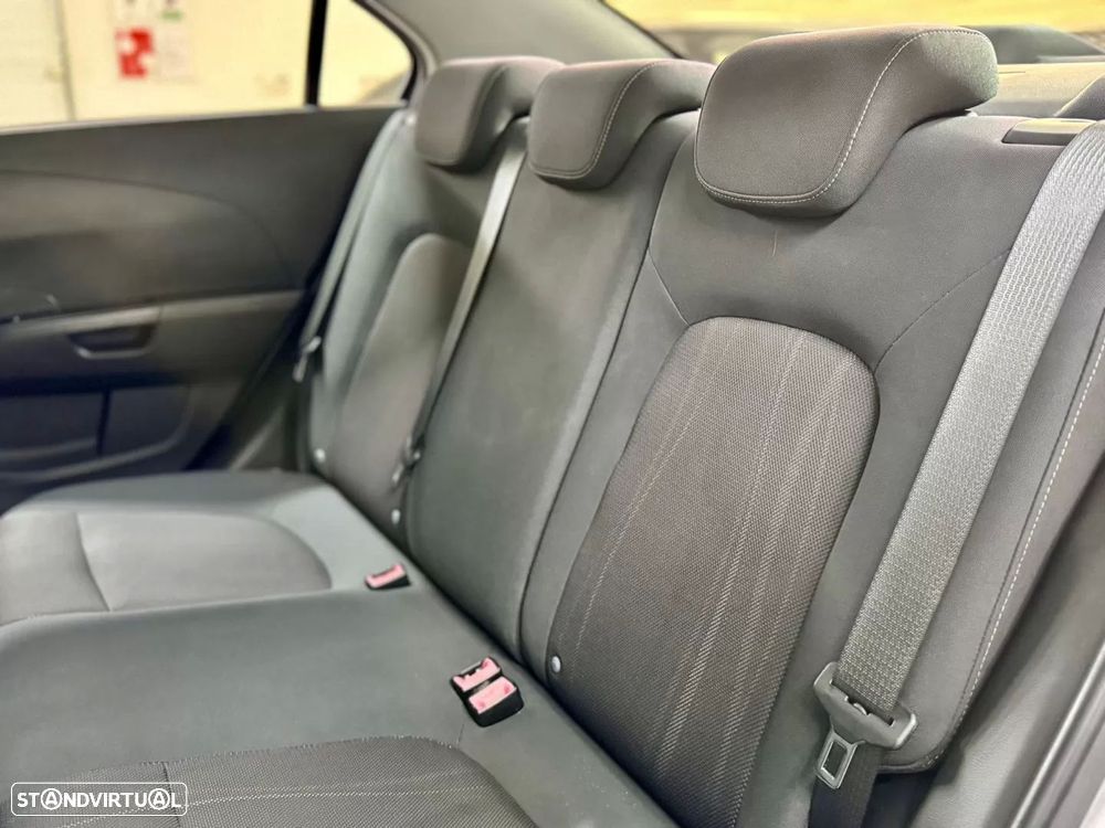 Chevrolet Aveo 1.2 LT - 31