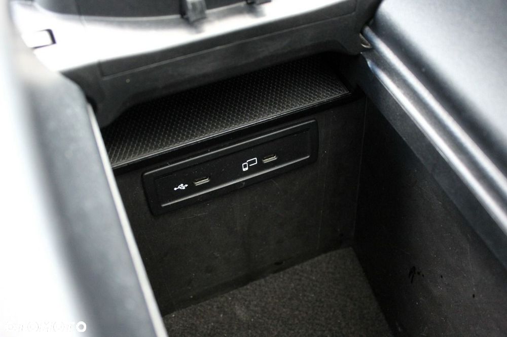 Mercedes-Benz GLC - 30