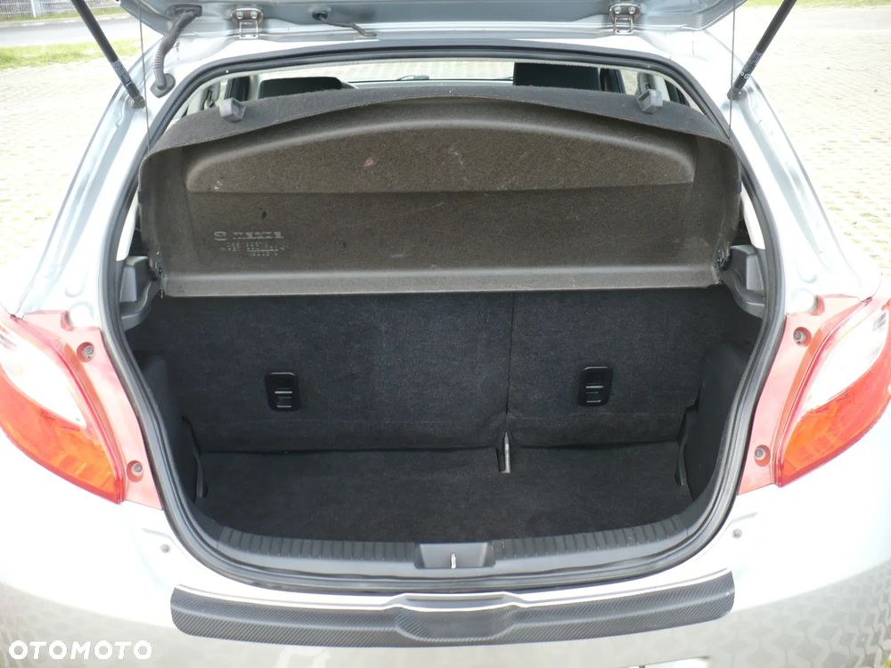 Mazda 2 1.3 Exclusive - 15