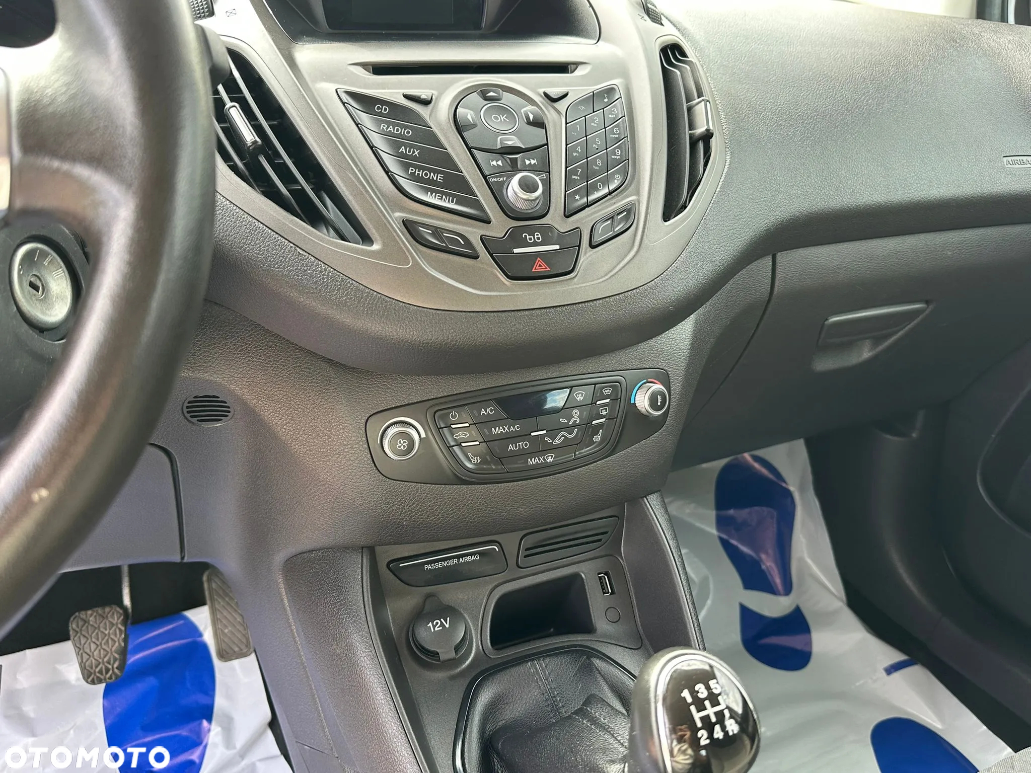 Ford Tourneo Courier 1.0 EcoBoost Ambiente - 21