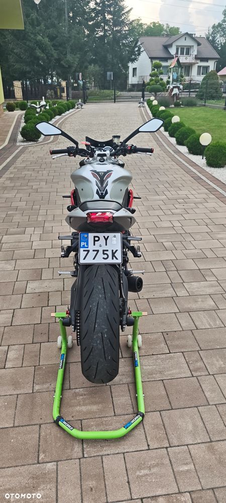 Triumph Street Triple - 13