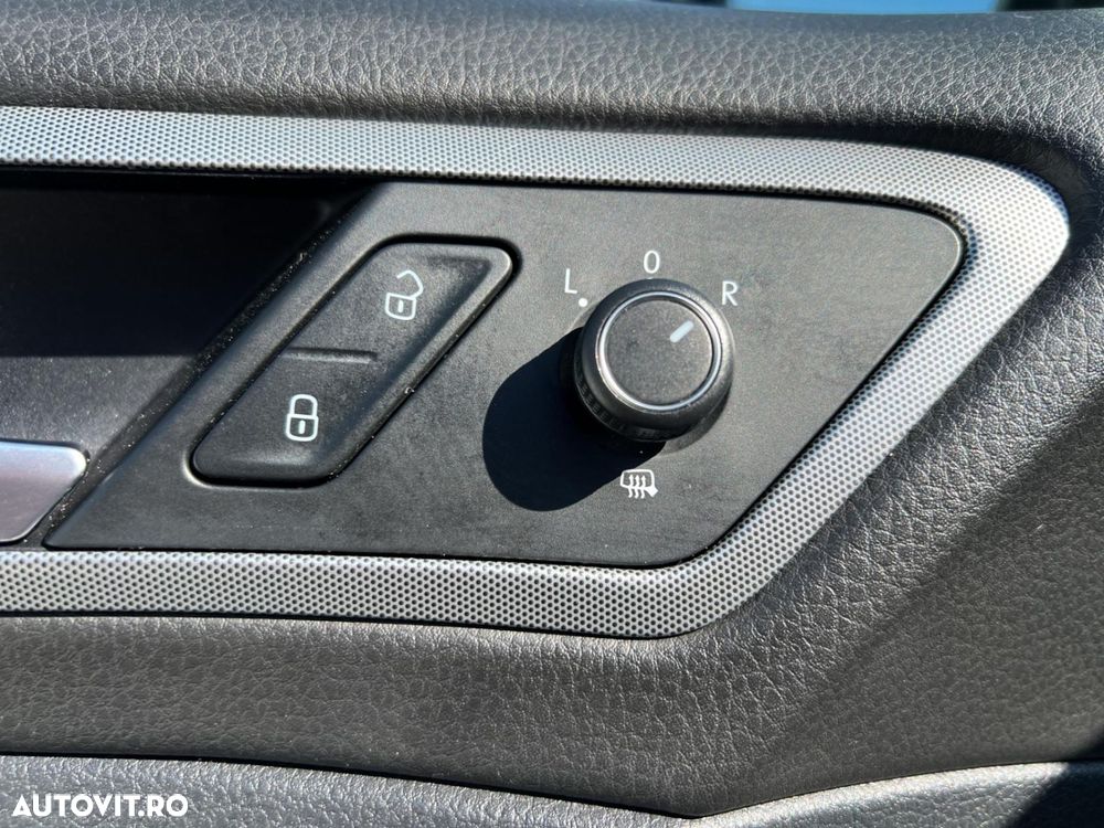VOLKSWAGEN Golf 2020 — imagine 30
