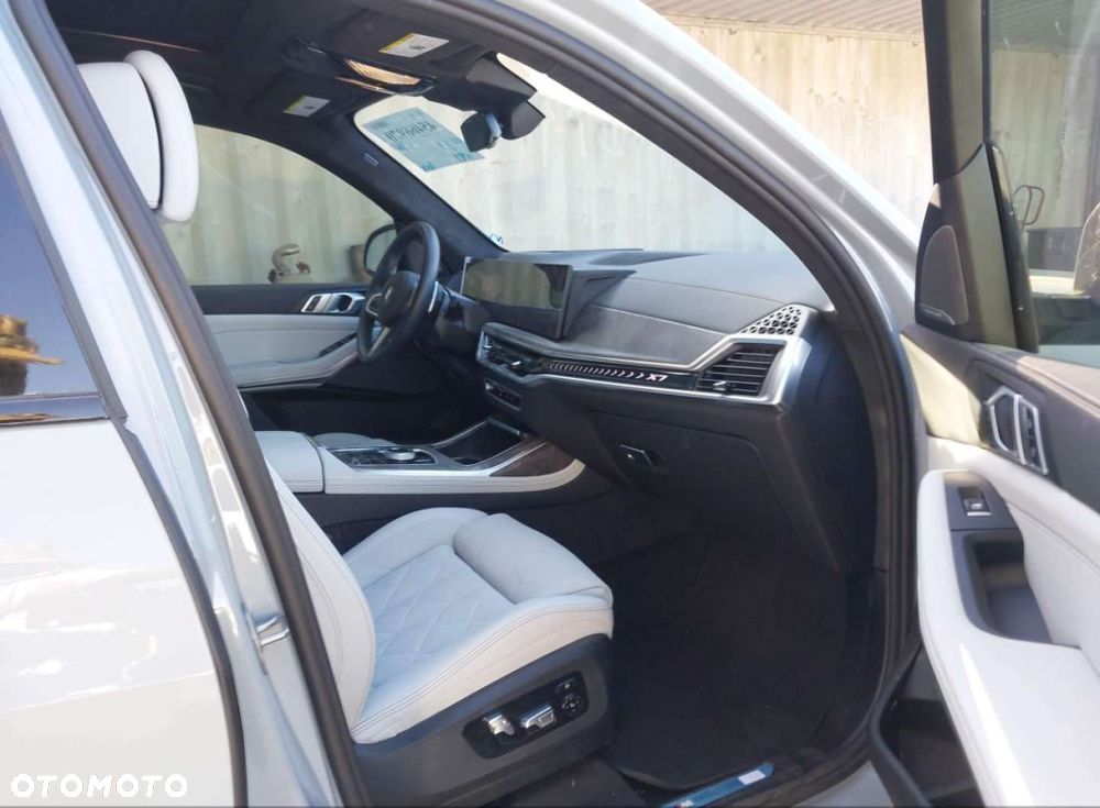 BMW X7 - 9