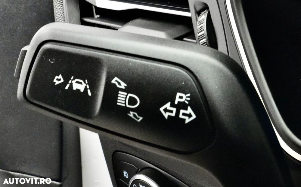 Ford Focus 1.0 EcoBoost Titanium Business - 30