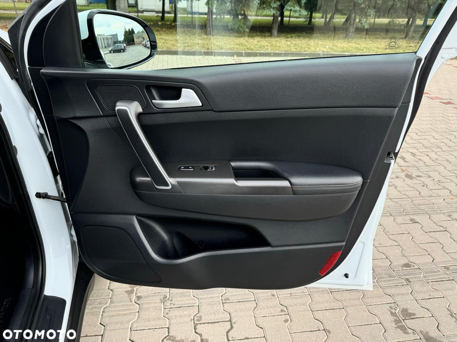Kia Sportage 1.6 GDI Black Edition 2WD - 36