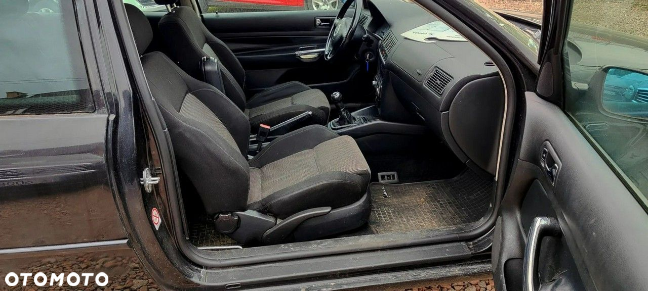 Volkswagen Golf - 10