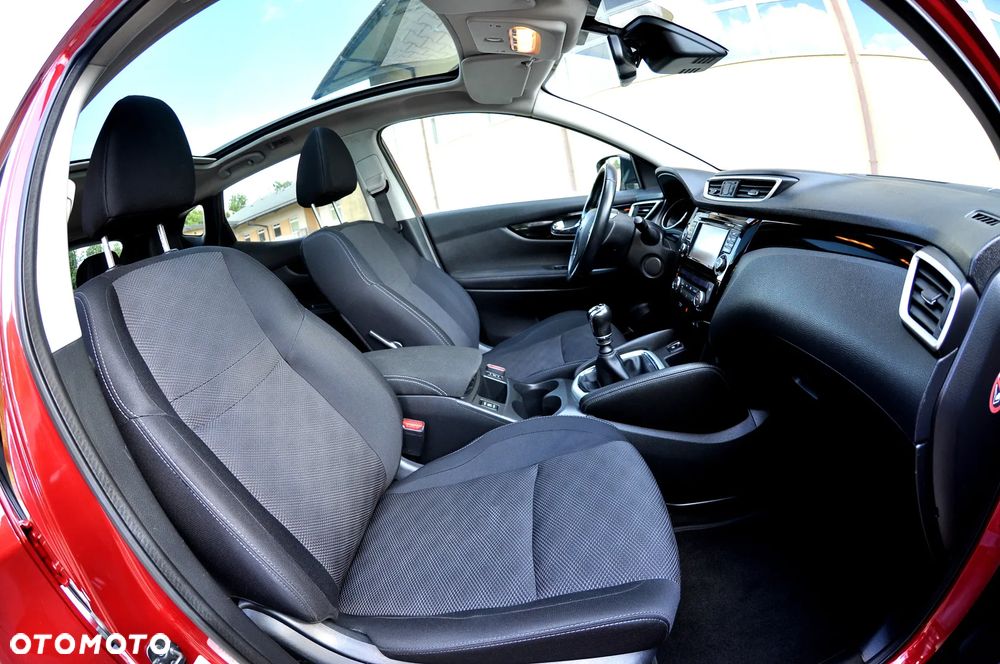 Nissan Qashqai 1.6 DIG-T N-Connecta - 17