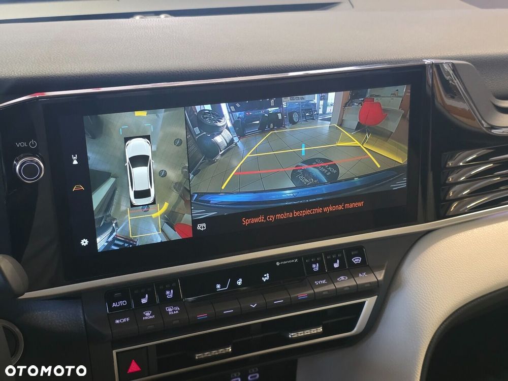 Toyota Camry - 11