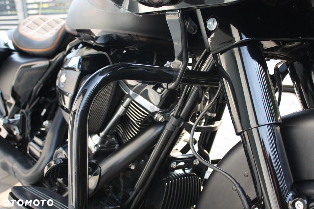 Harley-Davidson Touring Road Glide - 30