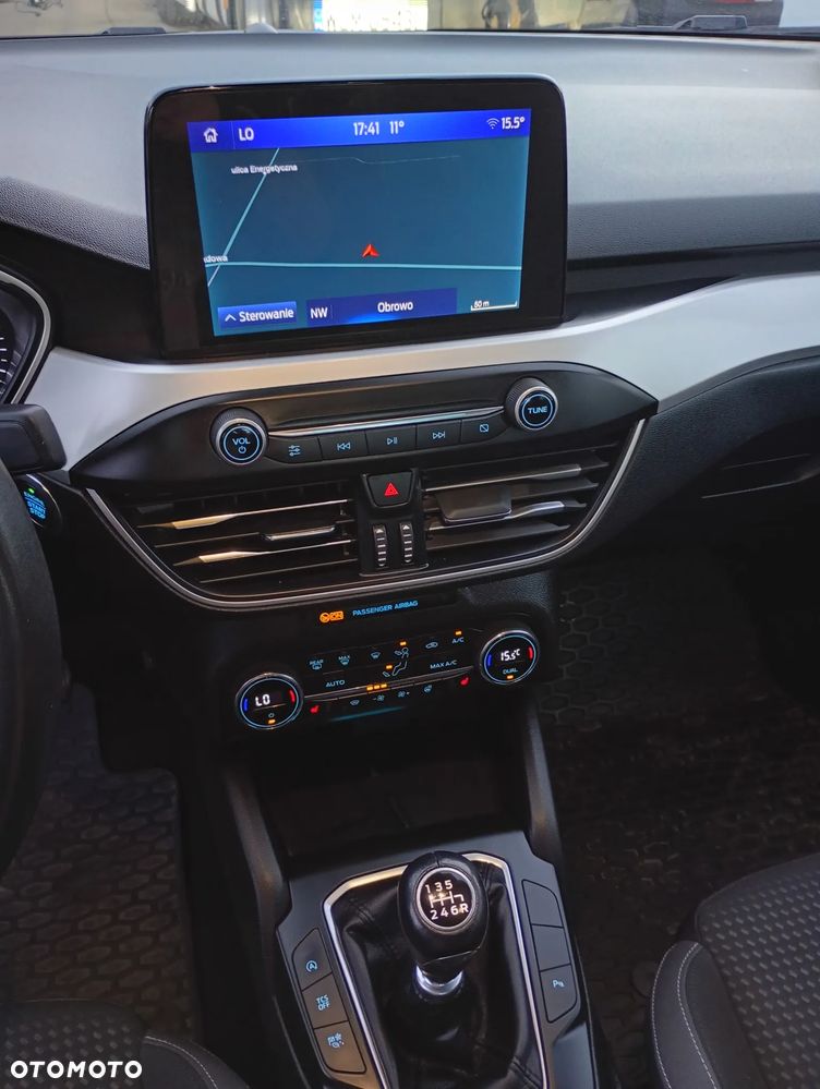 Ford Focus 1.0 EcoBoost Titanium Style - 22