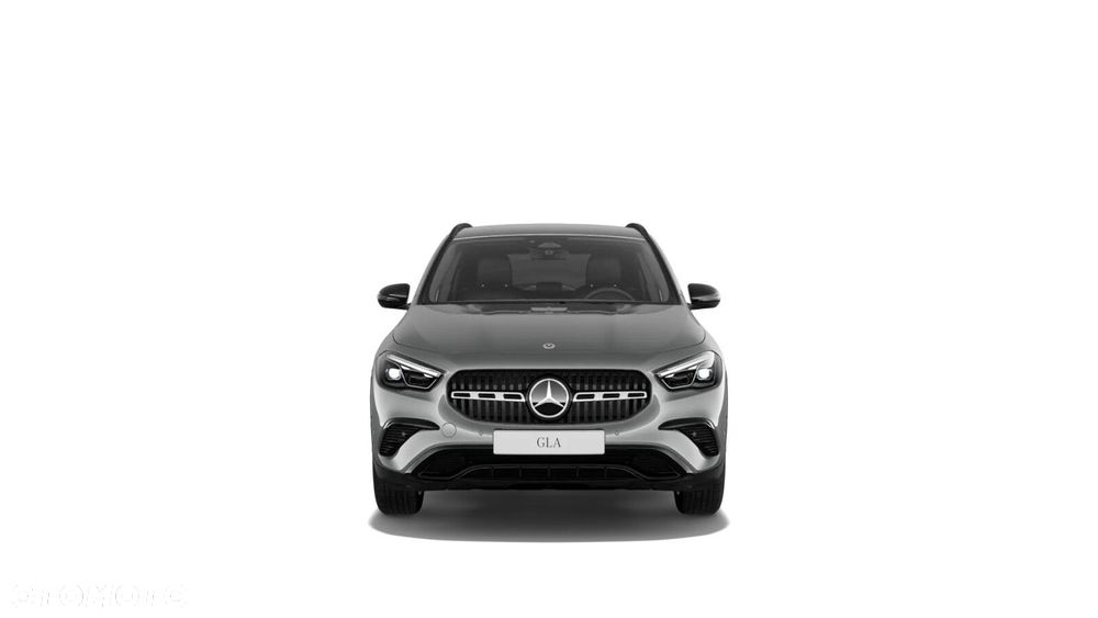 Mercedes-Benz GLA - 18
