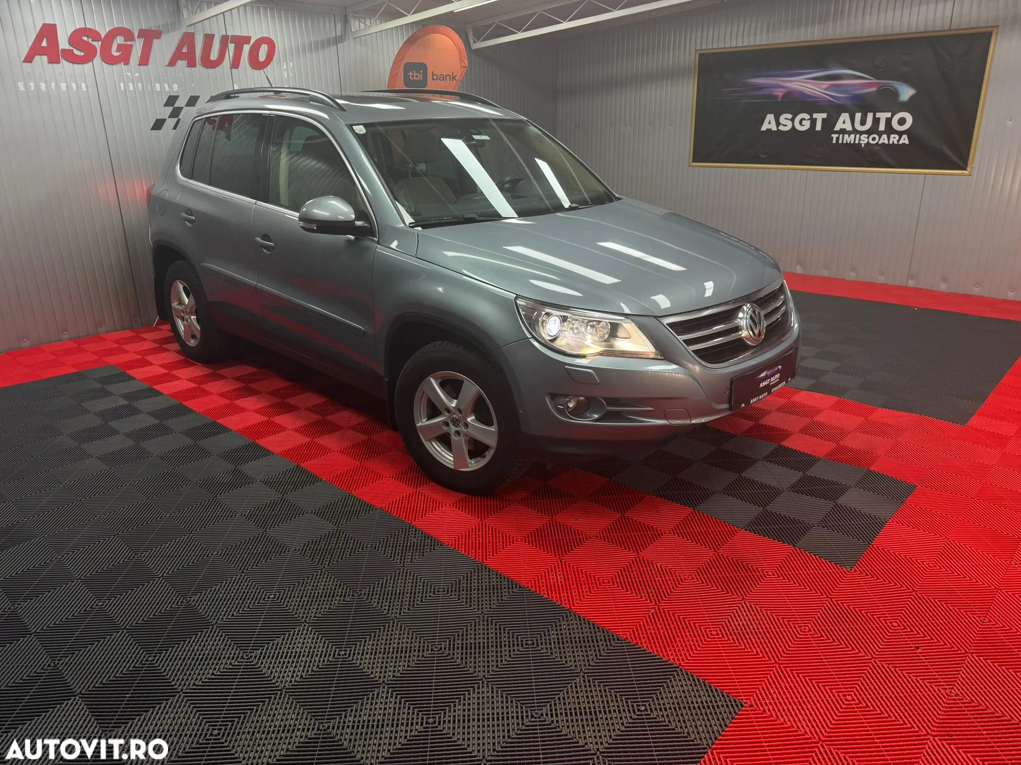 Volkswagen Tiguan - 3
