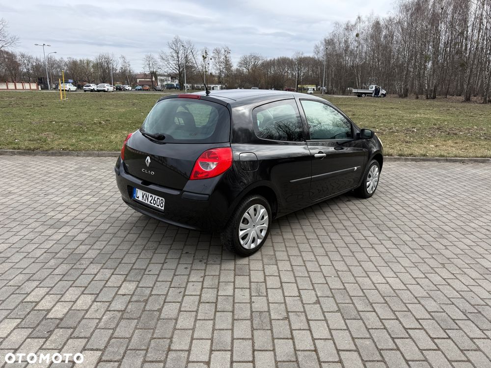 Renault Clio 1.2 16V 75 Expression - 6