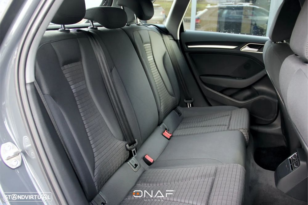 Audi A3 Sportback 30 TFSI Sport - 23