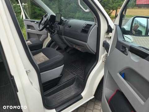 Volkswagen Caravelle - 4