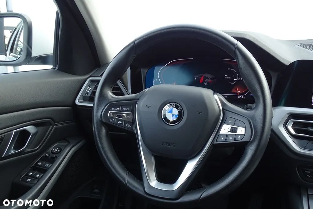BMW Seria 3 318d Edition Luxury Line Purity - 39
