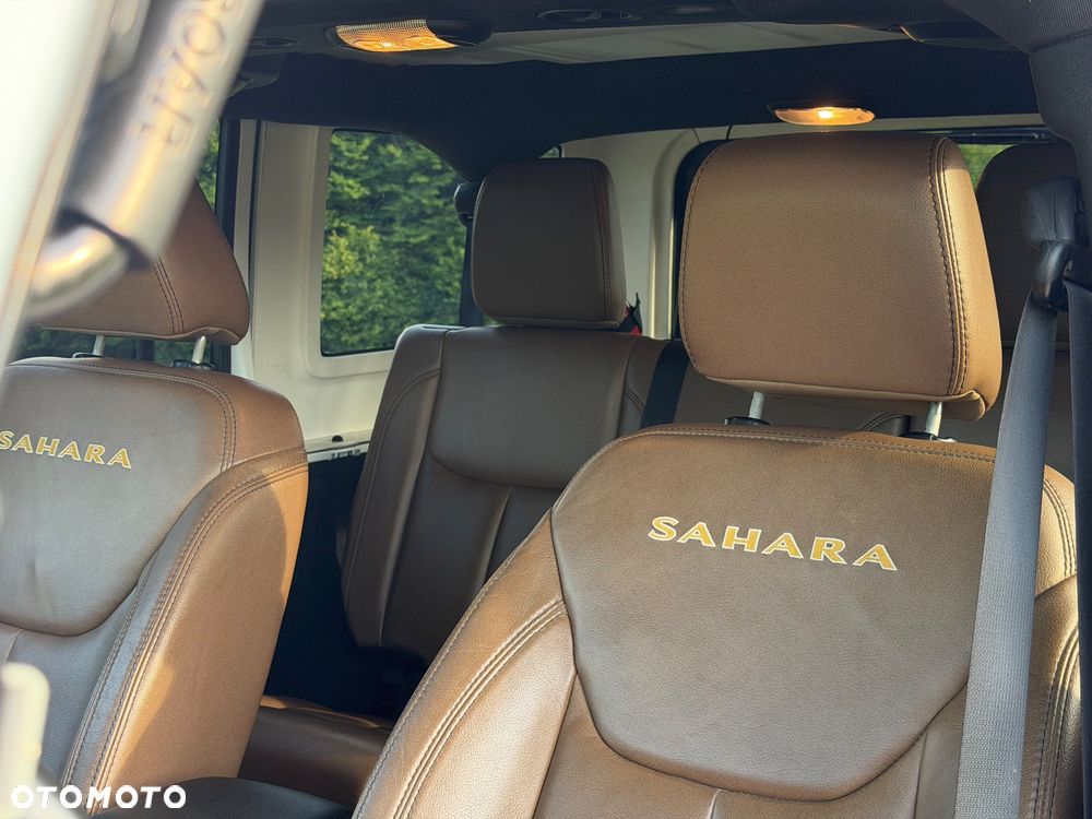 Jeep Wrangler 3.6 Unlim Sahara - 29