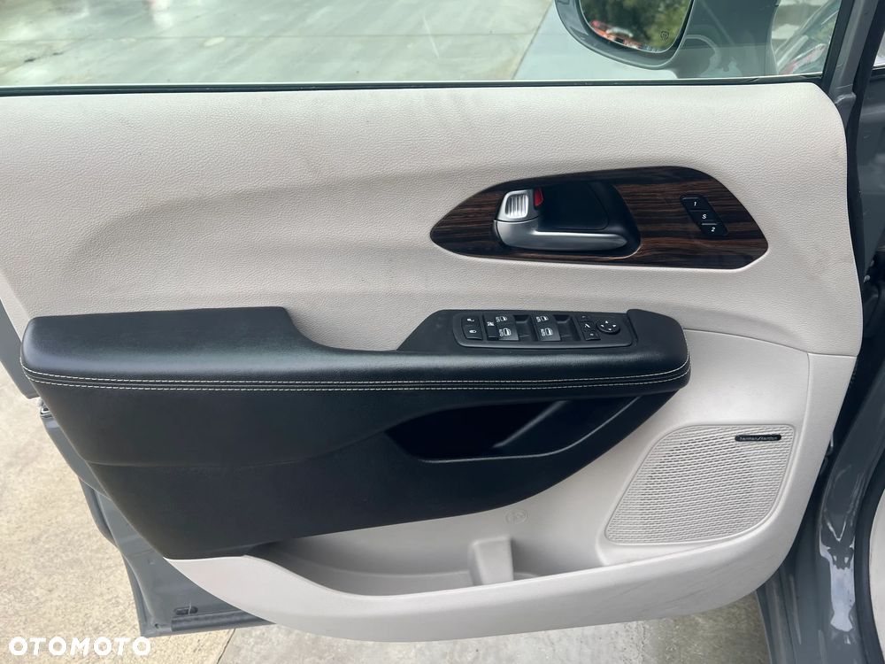 Chrysler Pacifica - 21