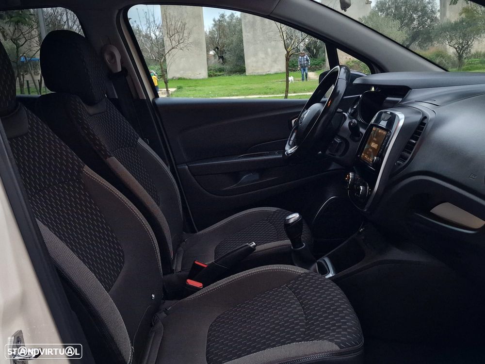 Renault Captur (ENERGY) TCe 90 BOSE EDITION - 15