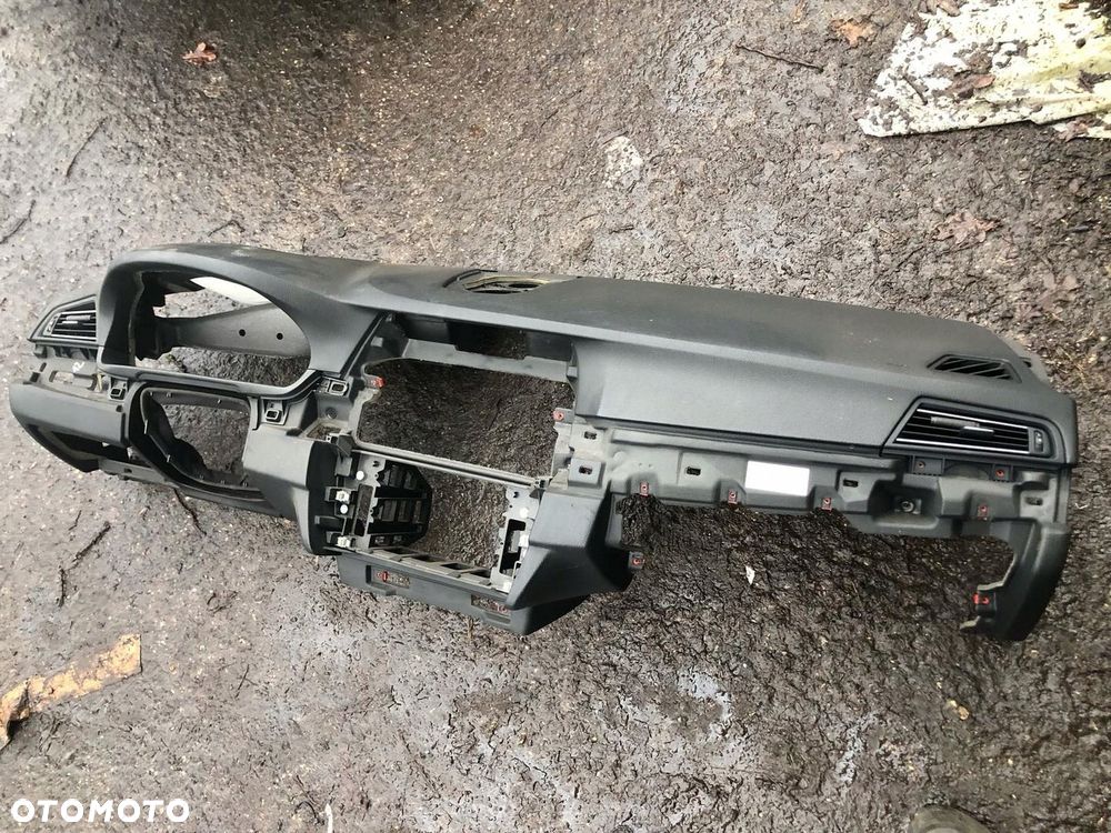 BMW 5 F10 F11 DESKA KONSOLA CZARNA IGŁA - 1
