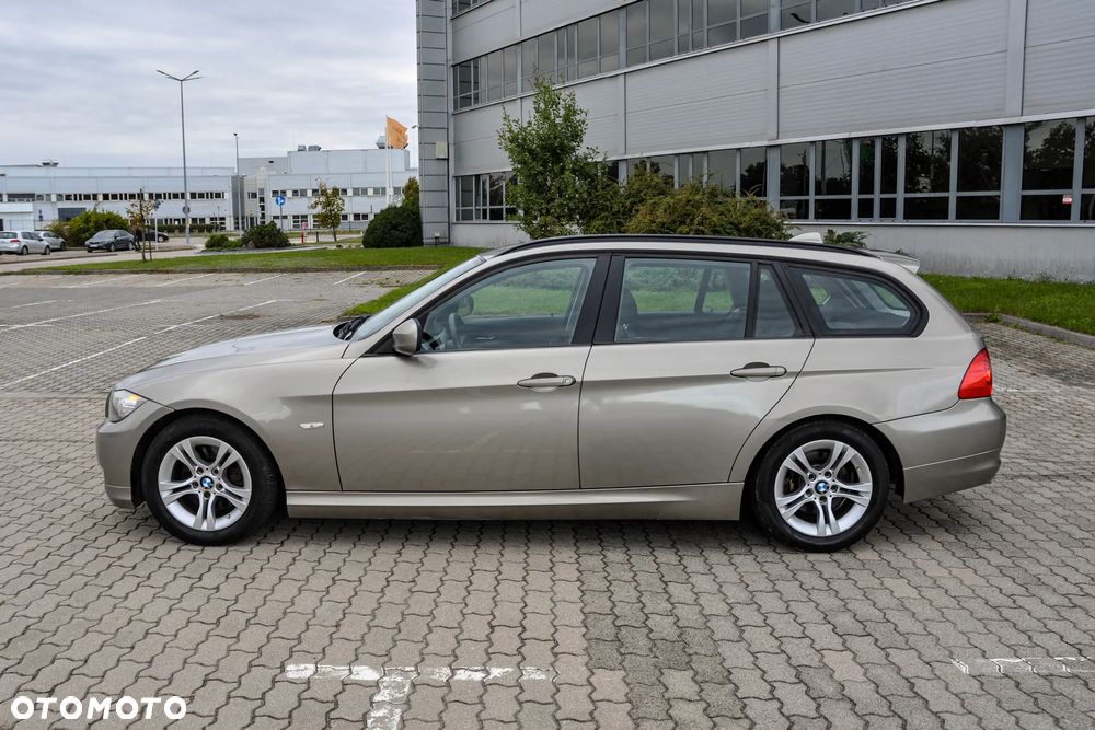 BMW Seria 3 320d DPF Efficient Dynamics Edition - 2