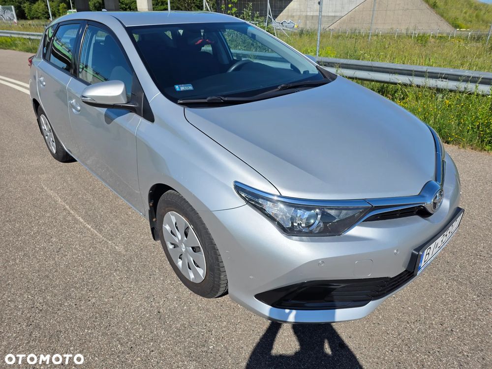 Toyota Auris 1.33 VVT-i Active - 4